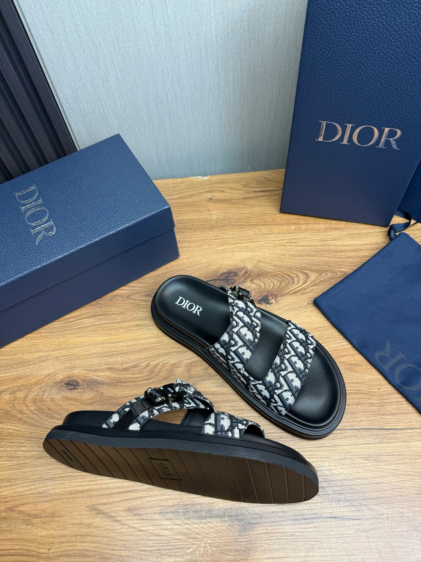Men's shoes 300💰 Dior. Men's slippers🩴 Official website 1:1 production 38-45 size 45 46 🉑️Customized original material shipped✅